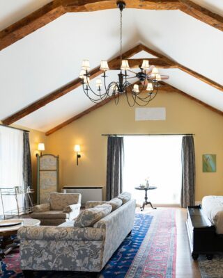 Last Minute – The East Suite