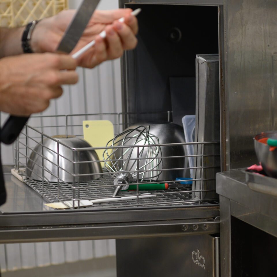 Steward/Dishwasher