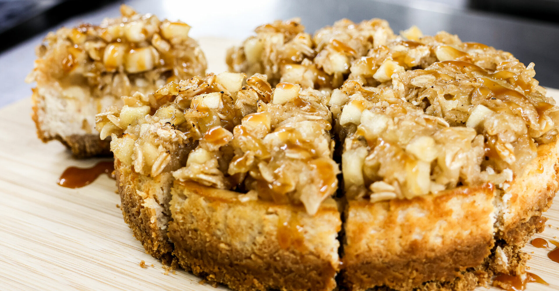 Apple Crumble Cheesecake