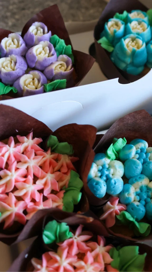 Spring is in the air and so are our Easter pre-orders!  From custom floral cupcakes to our famous gluten-free Carrot Cake  and delicious holiday pies, we have everything you need to make your Easter celebrations extra sweet and stress-free. Pre-order now and treat yourself to the taste of spring! Order by April 15th Pick-up at Ste. Annes Bakery#glutenfreeeaster #springsweets #steannesbakery