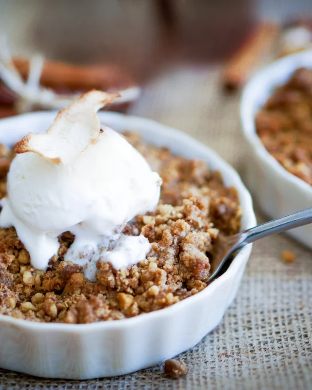Long weekend seasonal dessert idea? Weve got one.Warm rhubarb crumble + a scoop of our Strawberry Rhubarb Iced Coconut Cream = pure magic.Sweet, tart, creamy and totally dairy-free.Make the crumble, weve got the ice cream. Find Iced Coconut Creams at the bakery + select retailers.