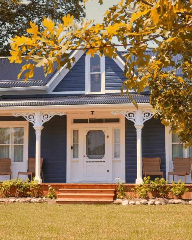 Gather your friends or family for a fall escape  Barton Cottage sleeps up to 6perfect for group getaways Ladies' spa day, guys golf?  Scenic fall hikes? Cozy evenings together at the cottage? @steannesspa Spa Lite Package makes it easy: book a day spa + overnight stay (1-night minimum on weekends). Flexible, fun, and all about what you want.#GraftonVillageInn #BartonCottage #NorthumberlandFall #SpaGetaway #FallHikes #WeekendEscape