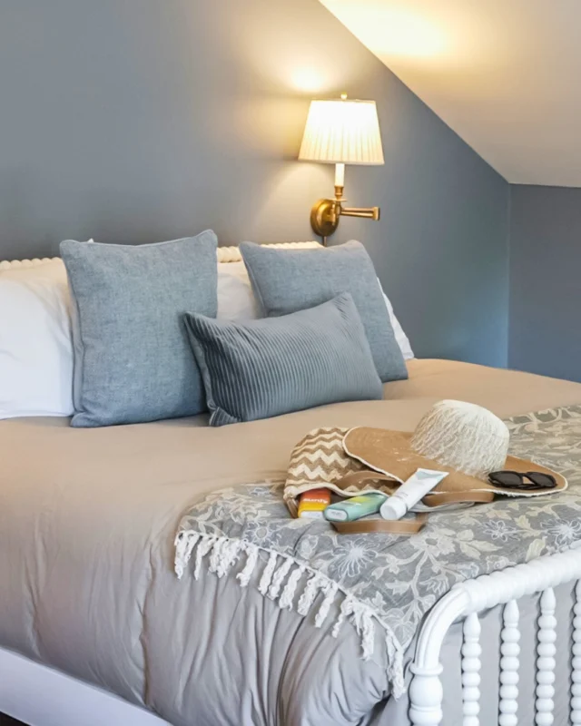 Summer day essentials, Barton Cottage style Barton Cottage sleeps up to 6 and makes the perfect base for a group escape. Spend the day unwinding at @steannesspa, head into town for a great dinner, or just relax back at Petit Pont. No rules. No rush. Just summer, your way.#BartonCottage #NowBooking #SummerEscape #NorthumberlandStay #WeekendPlans