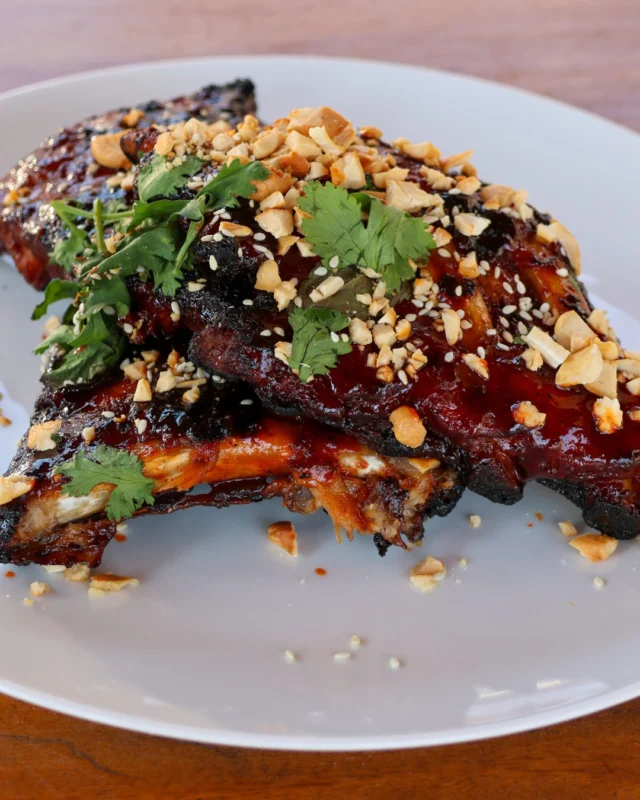 Late August is for slow afternoons, shared meals and flavours that linger. This Maple Gochujang Baby Back Ribs recipe strikes the perfect balance between sweet, smoky and gently spiced.Finished on the grill and topped with fresh herbs and cashews, its a dish that feels just right for these late-summer gatherings.Find the full recipe by clicking the link in our bio.