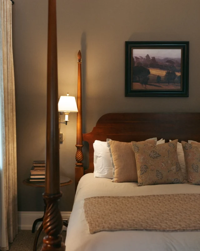Weekends at @steannesspa  are almost fully booked for overnight stays through December, but a cozy countryside escape is still available at Grafton Village Inn. Just minutes from the spa, our historic inn offers charming rooms with a 1 night minimum, making it easy to enjoy a full day at the spa and then relax in comfort nearby.Your perfect overnight getaway is waiting. Call us today to reserve your stay. 