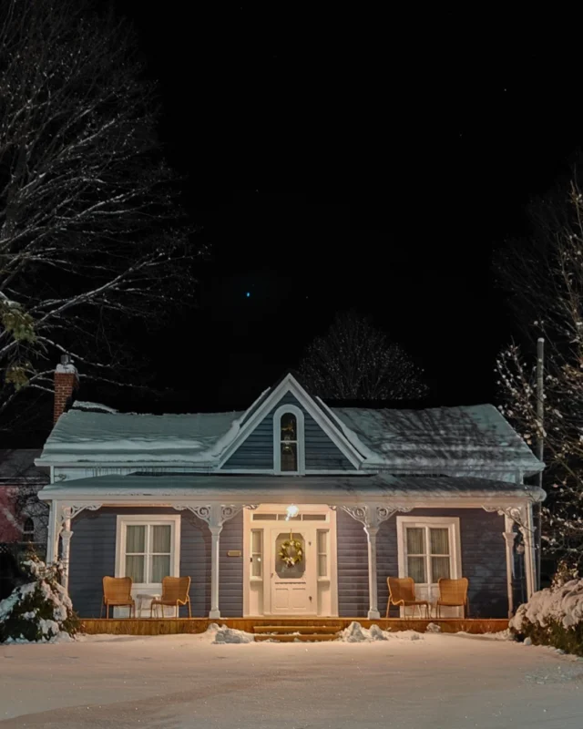 Right in the heart of Grafton, this three-bedroom, two-bath cottage offers a warm and welcoming place for visiting friends and family to settle in over the holidays.Just nearby, Petit Pont Guest House provides additional rooms and a heated outdoor dome  a favourite spot for winter stargazing, quiet mornings and getting lost in a good book.Grafton is especially beautiful this time of year. 