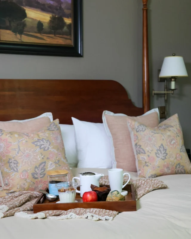 A winter escape done right:Check-in  Spa day  Dinner  Cozy sleep  Slow morning coffee Book a night at Grafton Village Inn and add on a Day Spa experience at Ste. Annes. When you do, choose between two continental bakery baskets or a 4-course dinner for two for the price of one. Available for January bookings only.Reserve your stay online for 2026winter availability is waiting!