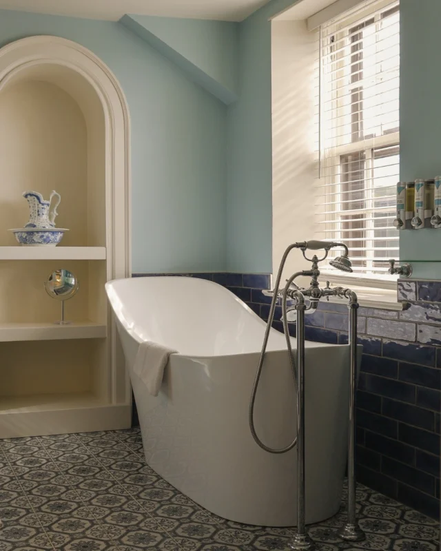 The quiet week between Christmas & New Year is for extra layers, long baths and Skin Nourishment within reach.#natualskincare #nourishedskin