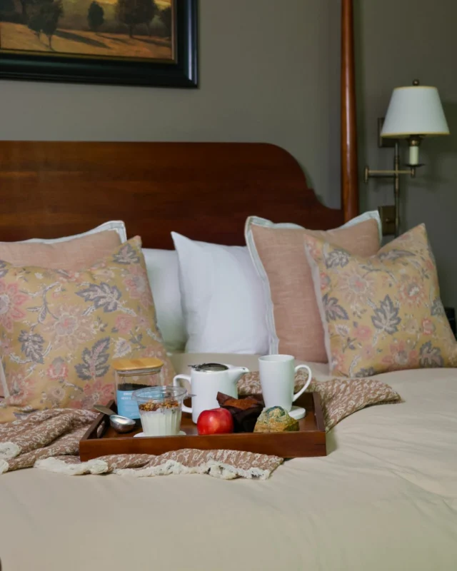 Turn your winter stay into a full countryside escape.Stay at Grafton Village Inn. Add a day spa at Ste. Annes.Enjoy dinner for two (for the price of one) or choose two continental bakery baskets.Flexible nights. Cozy spaces. A little indulgence when you want it.Available for a limited time  reserve online.