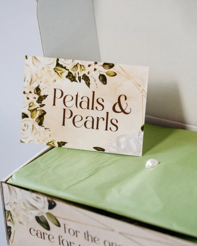 The easiest Mothers Day gift idea for busy people.If youre short on time but still want something meaningful, Petals & Pearls was created for exactly that.A thoughtful wellness box that brings spa energy home, no booking required.Order yours or start a subscription so she can enjoy it beyond Mothers Day. Link in bio. #mothersdaygift #wellnessbox #giftideas