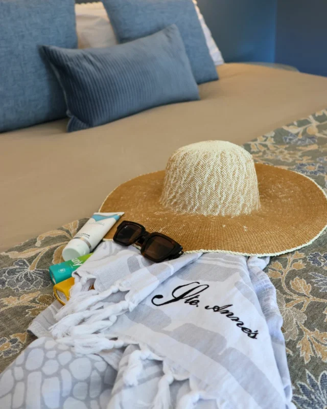 Long weekends were made for slow mornings, packed overnight bags, spa pool days and nowhere to rush off to A stay at Grafton Village Inn means cozy room and easy access to all the rest and relaxation waiting at Ste. Annes Spa. Just add your sunnies, favourite book and a little extra time to unwind.#OntarioGetaway #SlowStays #SpaGetaway