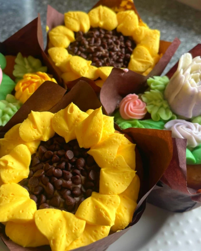 Every celebration deserves cake From birthdays and graduations to showers, anniversaries and summer gatherings, our Bakery creates custom gluten-free cakes and cupcakes that are just as beautiful as they are delicious.Inquire early for summer celebrations 