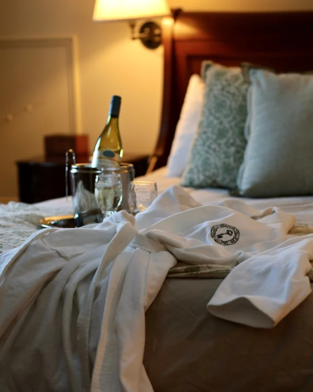 Some days deserve more than a day.At Ste. Annes Spa, we do offer overnight accommodations, but availability is limited and books quickly.The good news? Theres another way to stay in the feeling a little longer.Just minutes away, our sister property, Grafton Village Inn, offers a beautiful, relaxed place to extend your visit.Stay the night before your spa dayor afterand turn your experience into a true escape.More time. Less rushing. Same sense of calm.Photo credit: @tkds.media