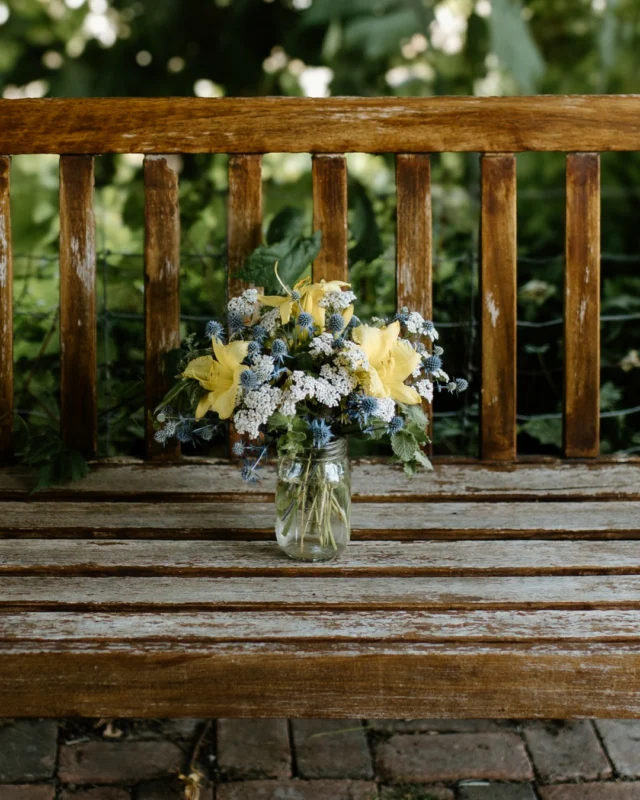 Theres something special about being in the garden when everything is in bloom.Our 2026 Public Workshop Series invites you into that moment.Not just to observe it, but to be part of it. Youll walk the gardens at their peak, gather flowers and create an arrangement inspired by the season around you. Then, the day extends into lunch in the English Walled Garden.June 23rd | 1 PM  4 PM | $150 per personBook now by calling 1-888-346-6772